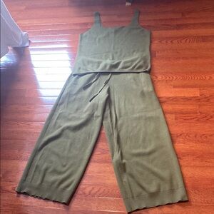 BR Olive Green Sleeveless Knit Tank Top with Wideleg Cropped Pant